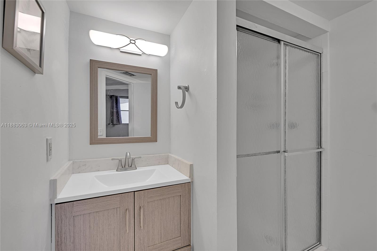 CROSS FOX CONDO - Residential