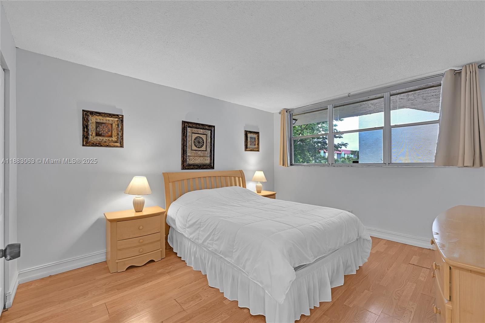 CROSS FOX CONDO - Residential