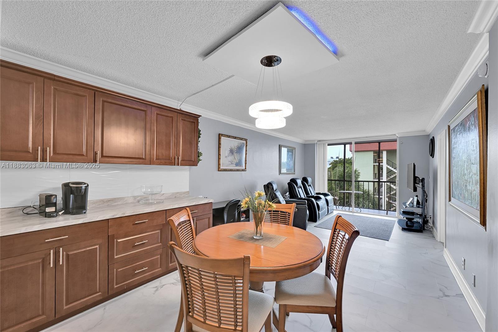 CROSS FOX CONDO - Residential