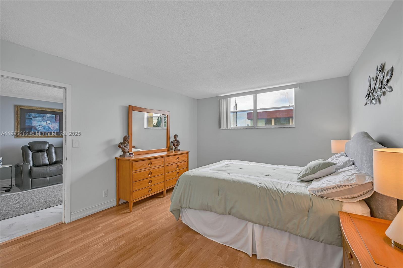 CROSS FOX CONDO - Residential