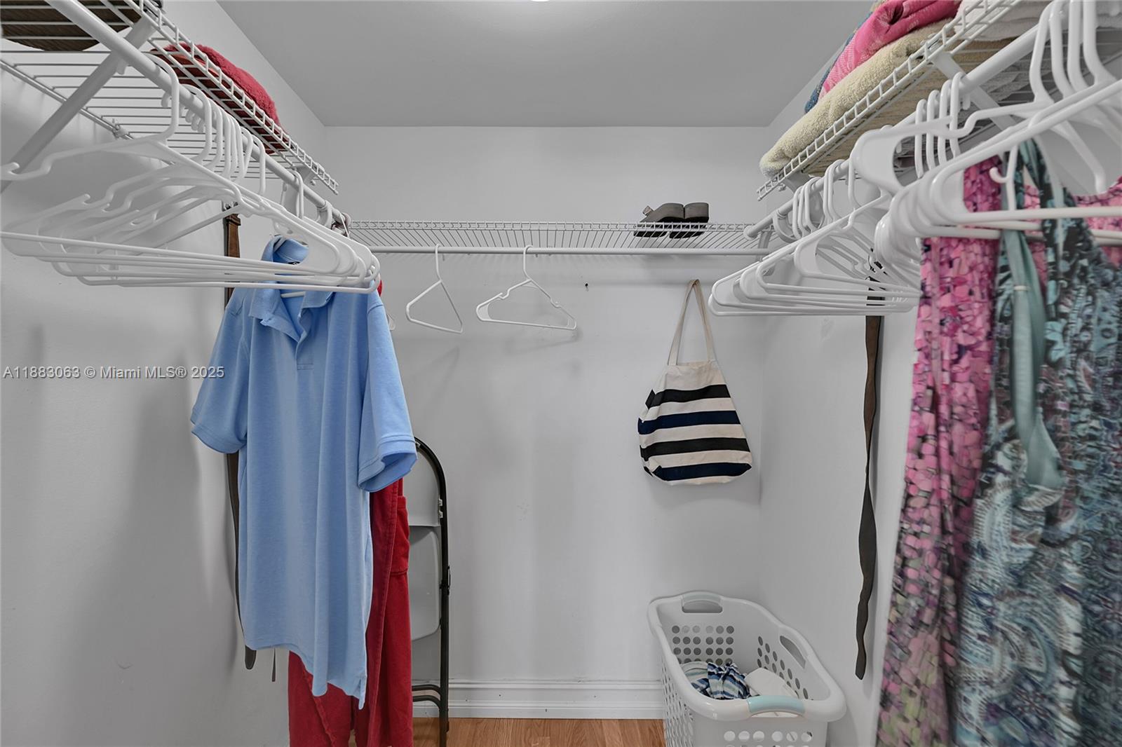 CROSS FOX CONDO - Residential