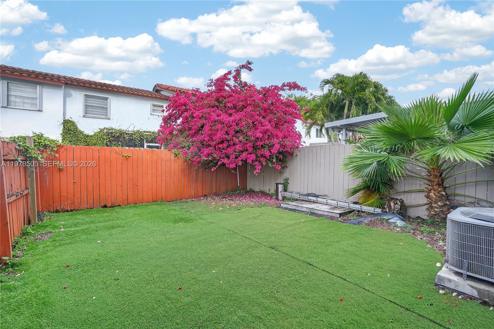 SAGA BAY TOWNHOMES - Residential