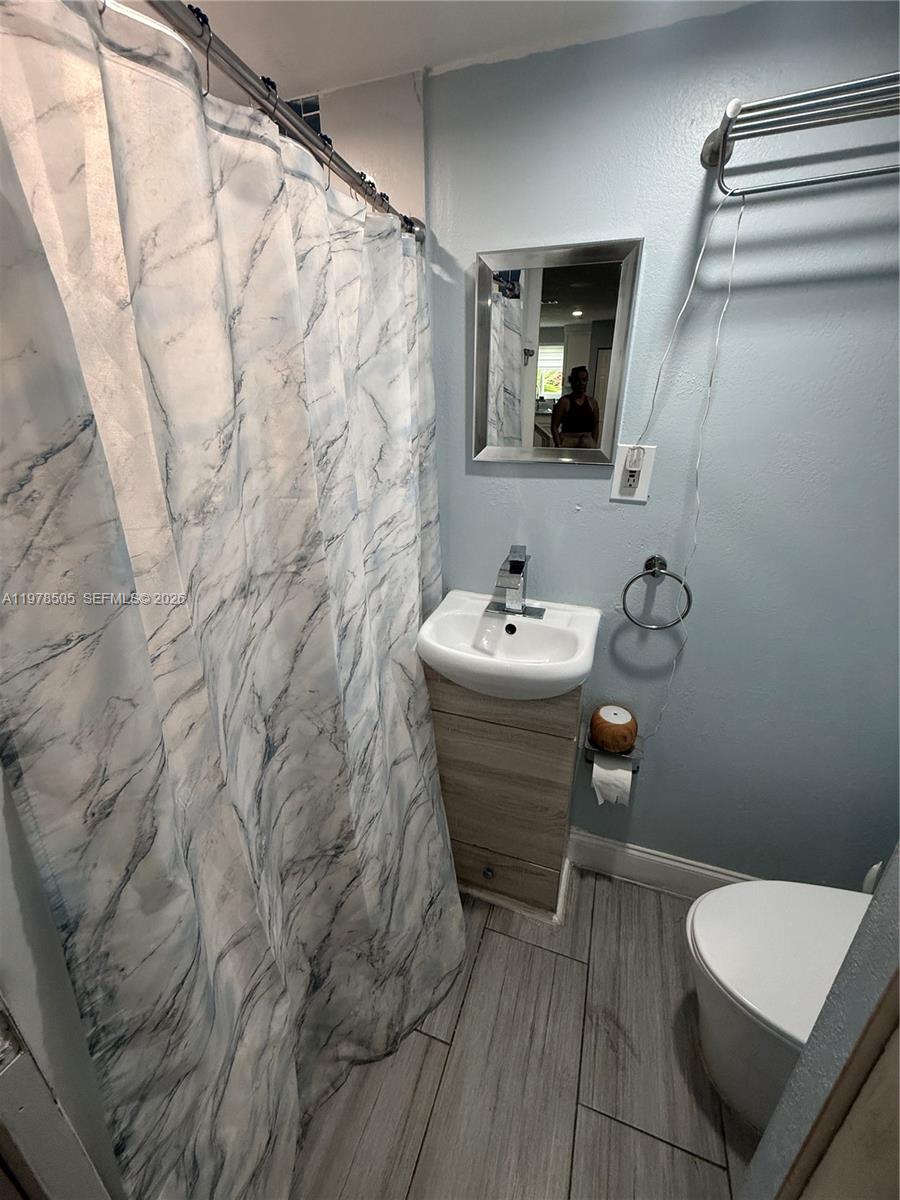 SAGA BAY TOWNHOMES - Residential