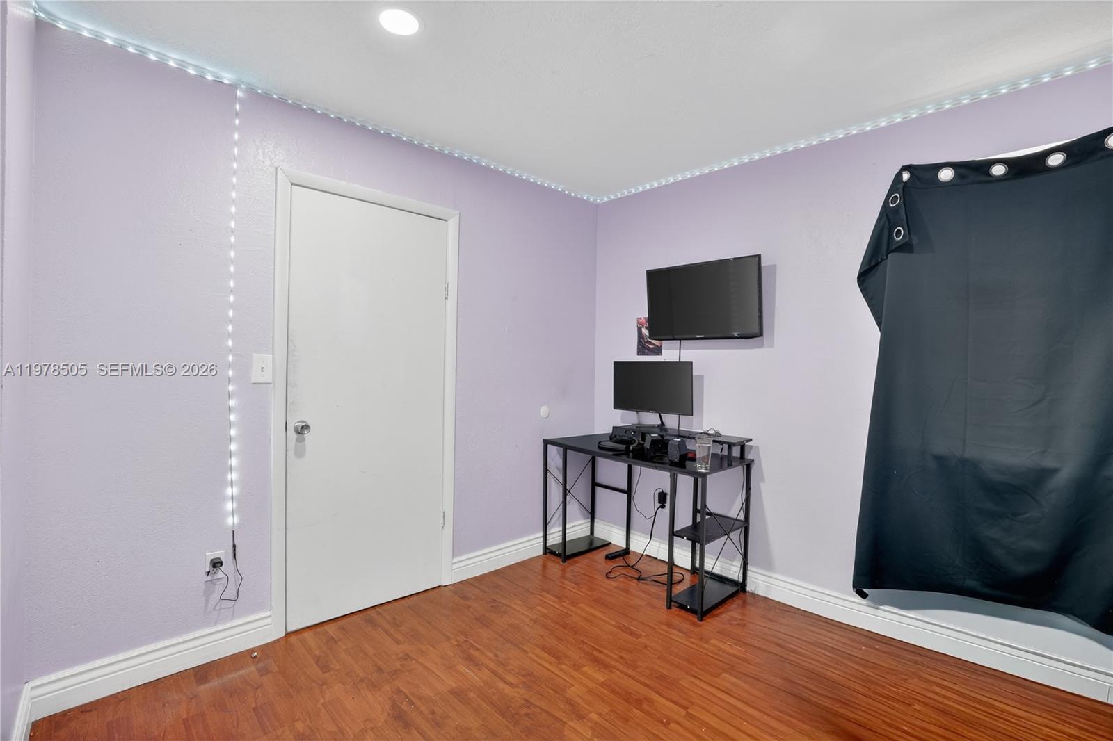 SAGA BAY TOWNHOMES - Residential