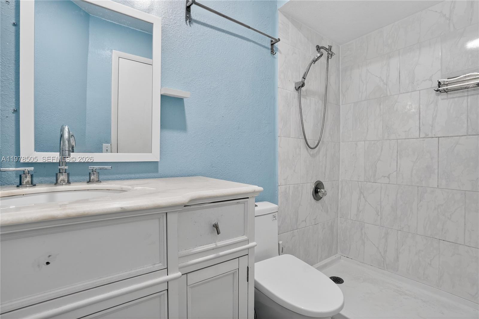 SAGA BAY TOWNHOMES - Residential