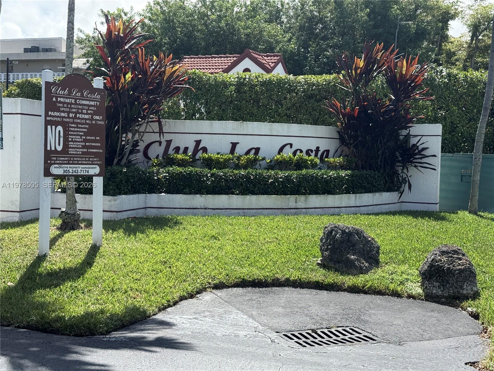 SAGA BAY TOWNHOMES - Residential