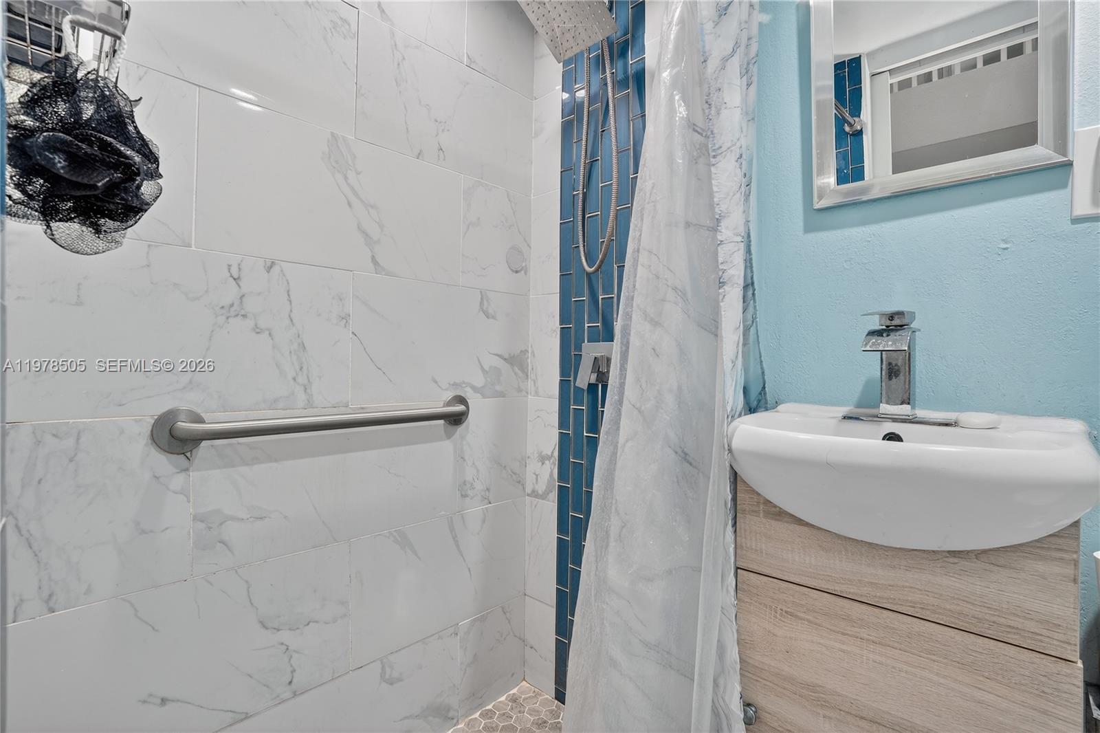 SAGA BAY TOWNHOMES - Residential