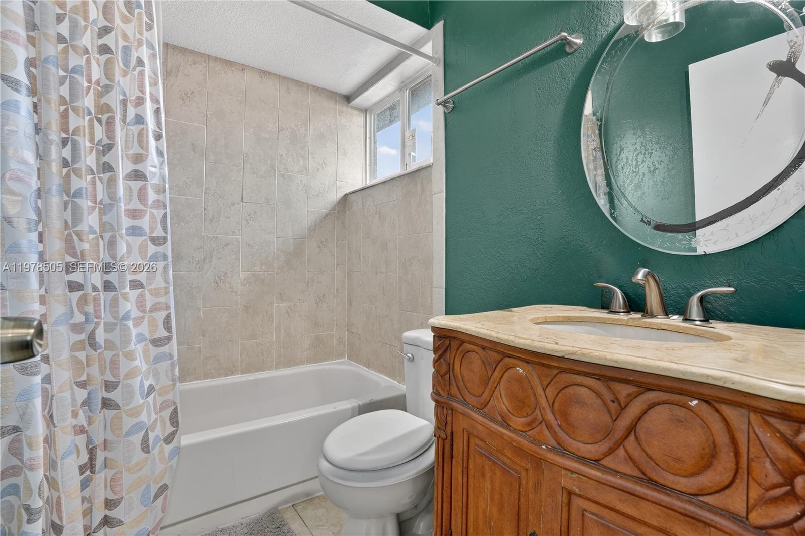 SAGA BAY TOWNHOMES - Residential