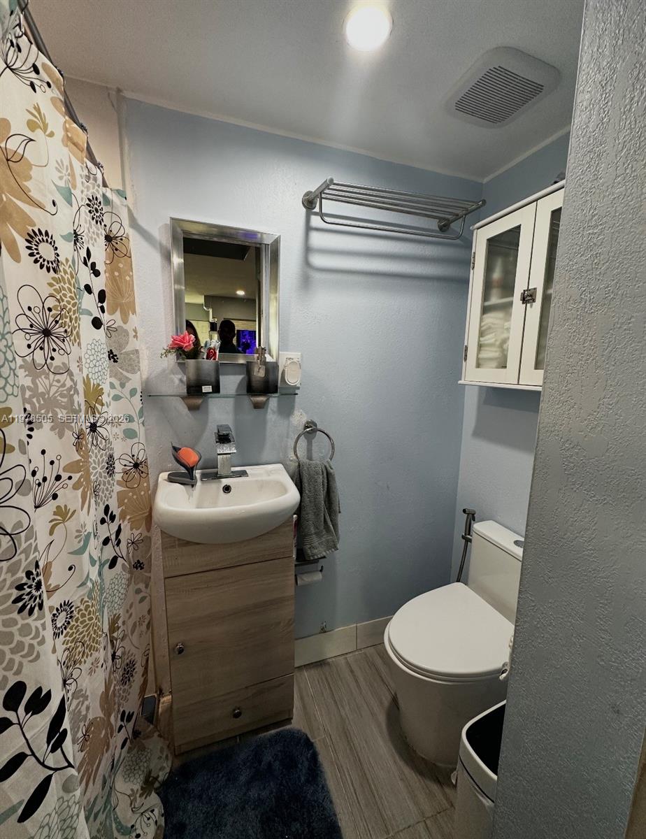 SAGA BAY TOWNHOMES - Residential