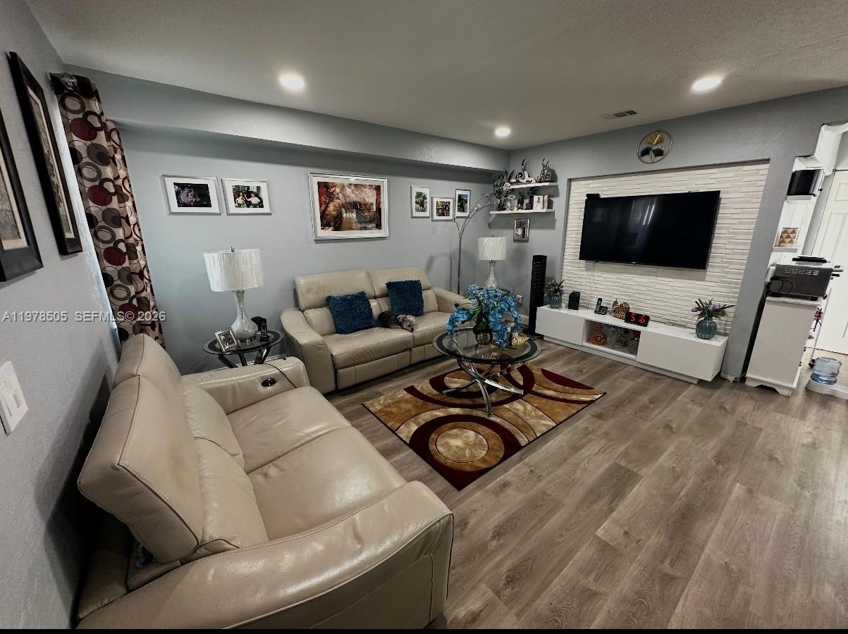 SAGA BAY TOWNHOMES - Residential