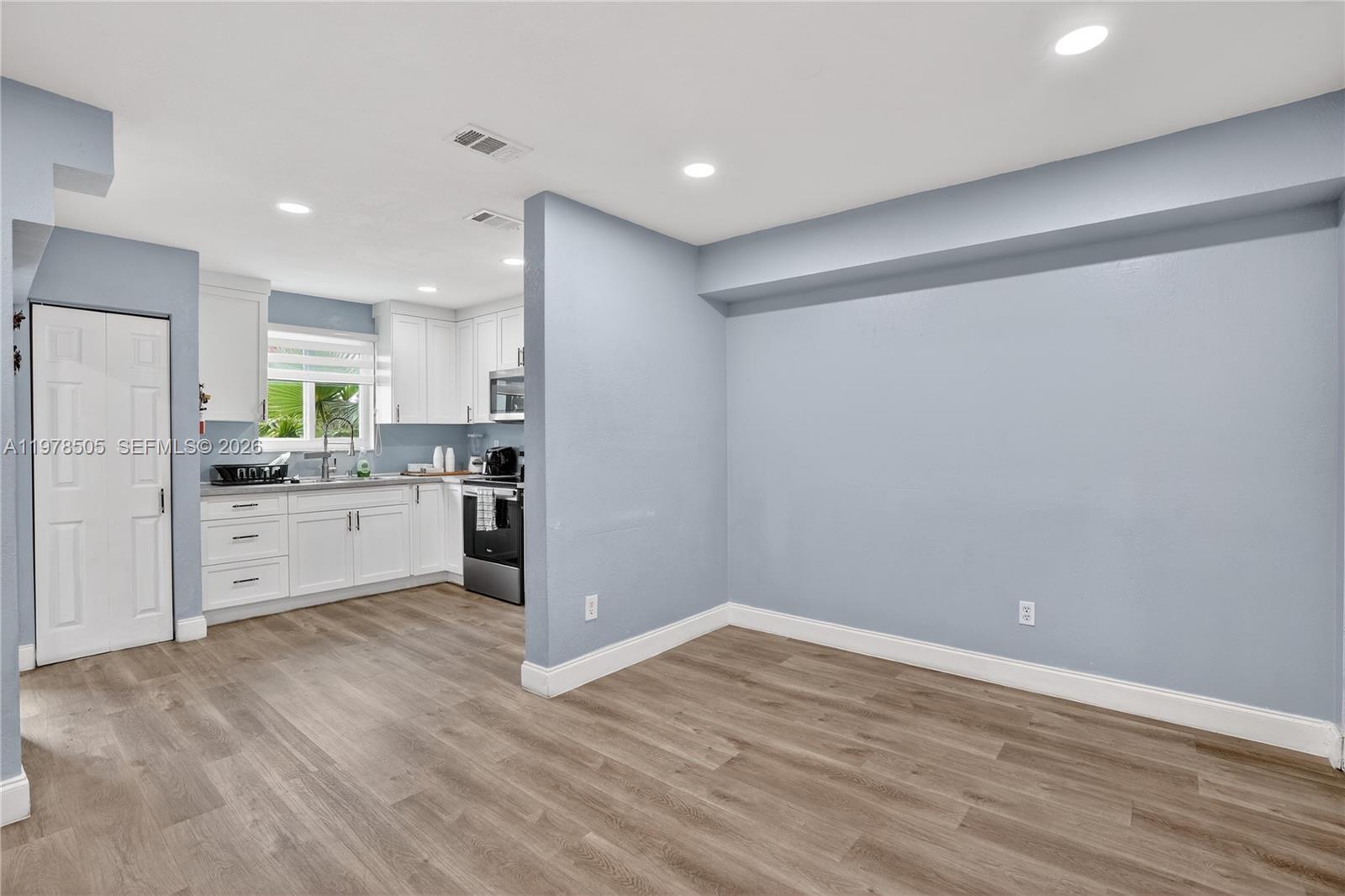 SAGA BAY TOWNHOMES - Residential