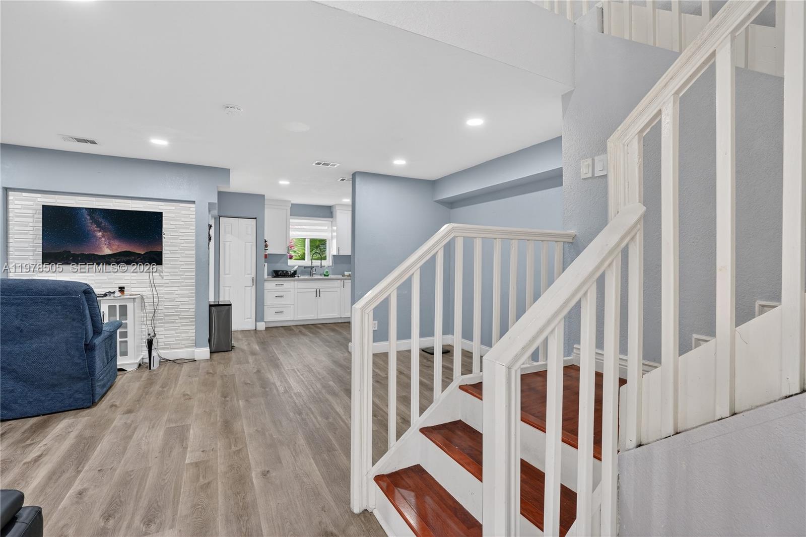 SAGA BAY TOWNHOMES - Residential