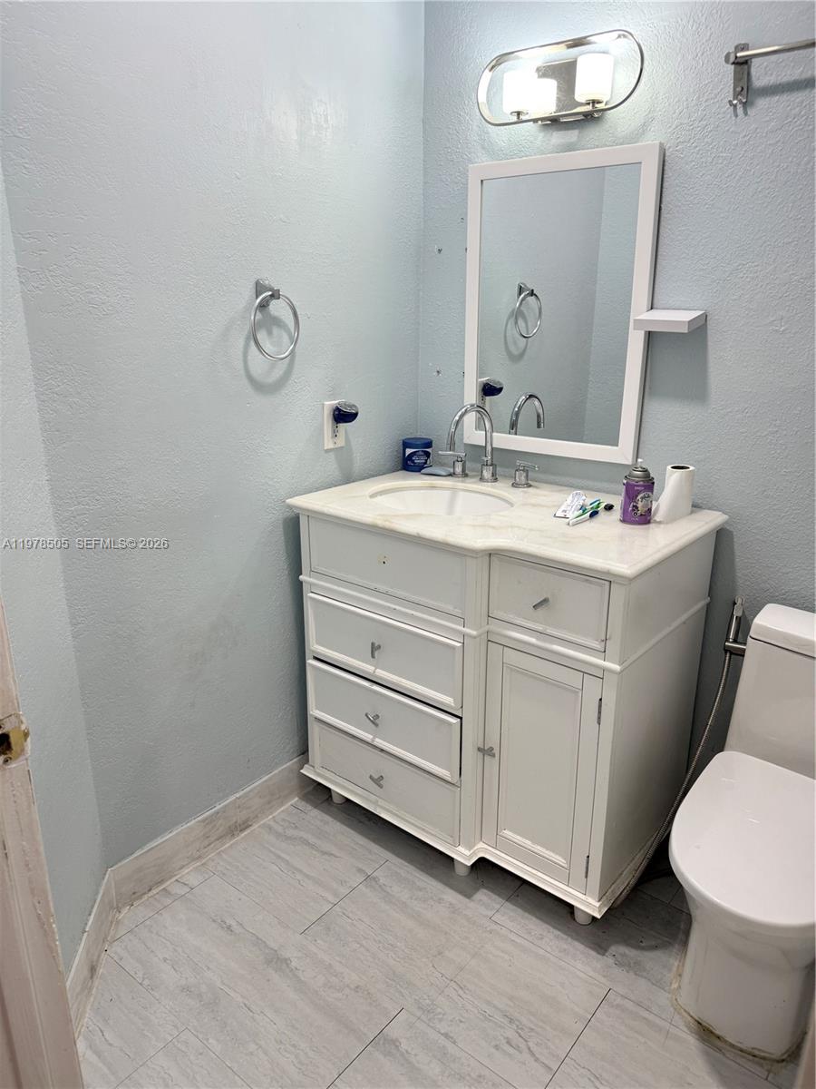 SAGA BAY TOWNHOMES - Residential