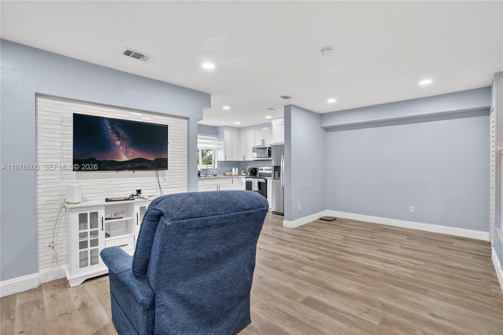 SAGA BAY TOWNHOMES - Residential