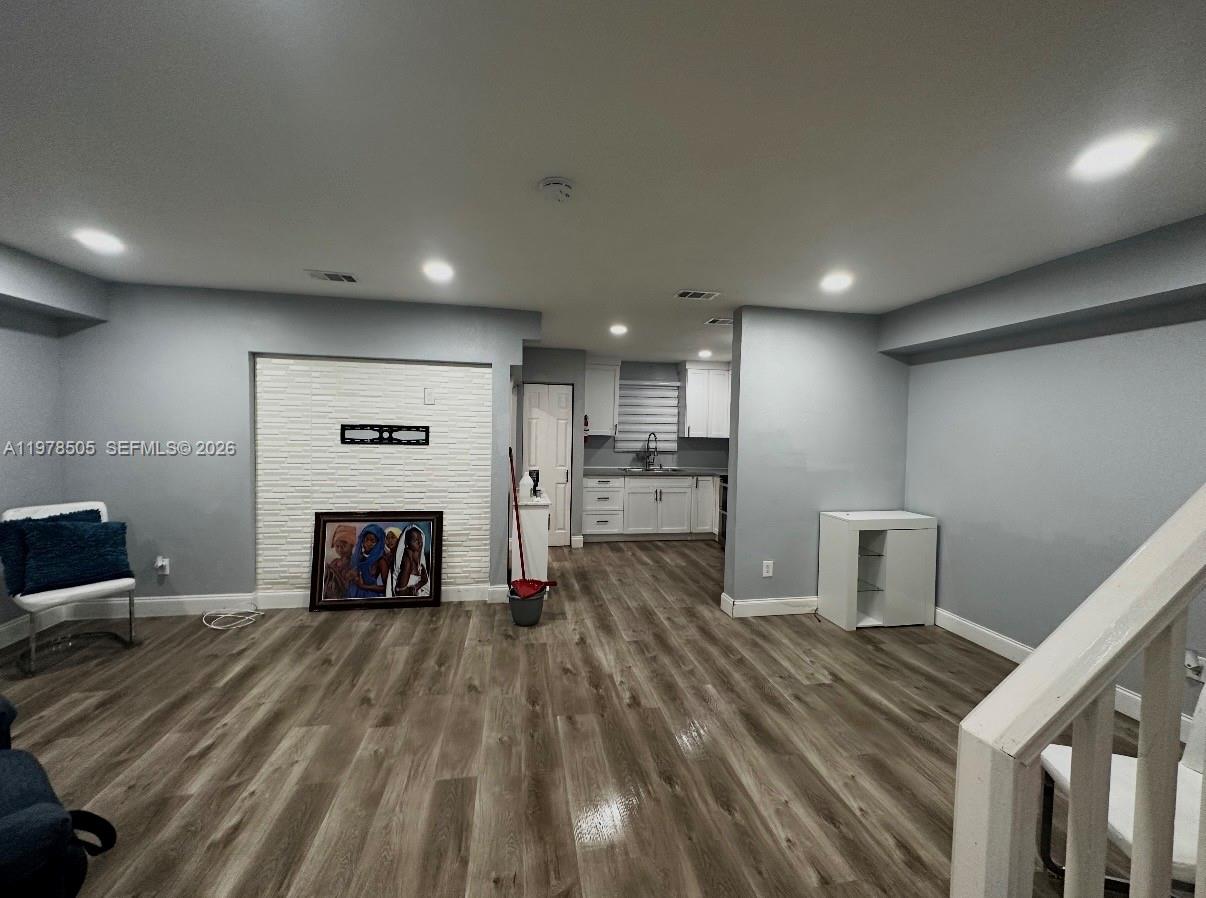 SAGA BAY TOWNHOMES - Residential