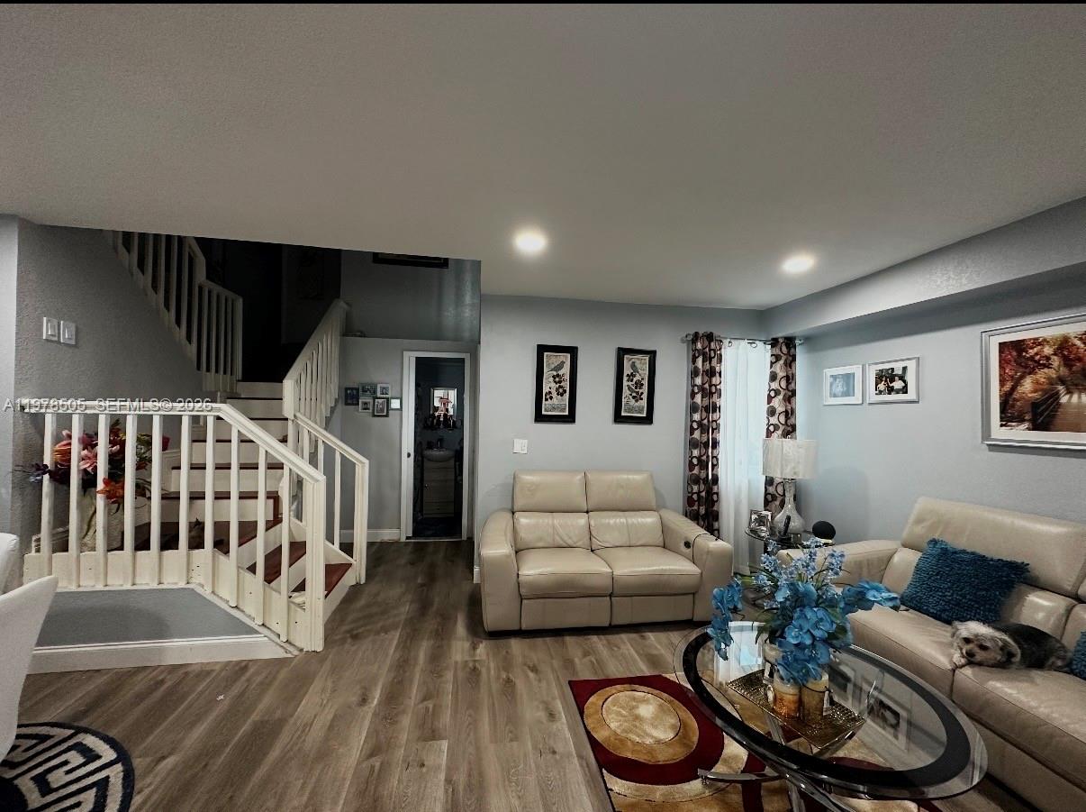 SAGA BAY TOWNHOMES - Residential