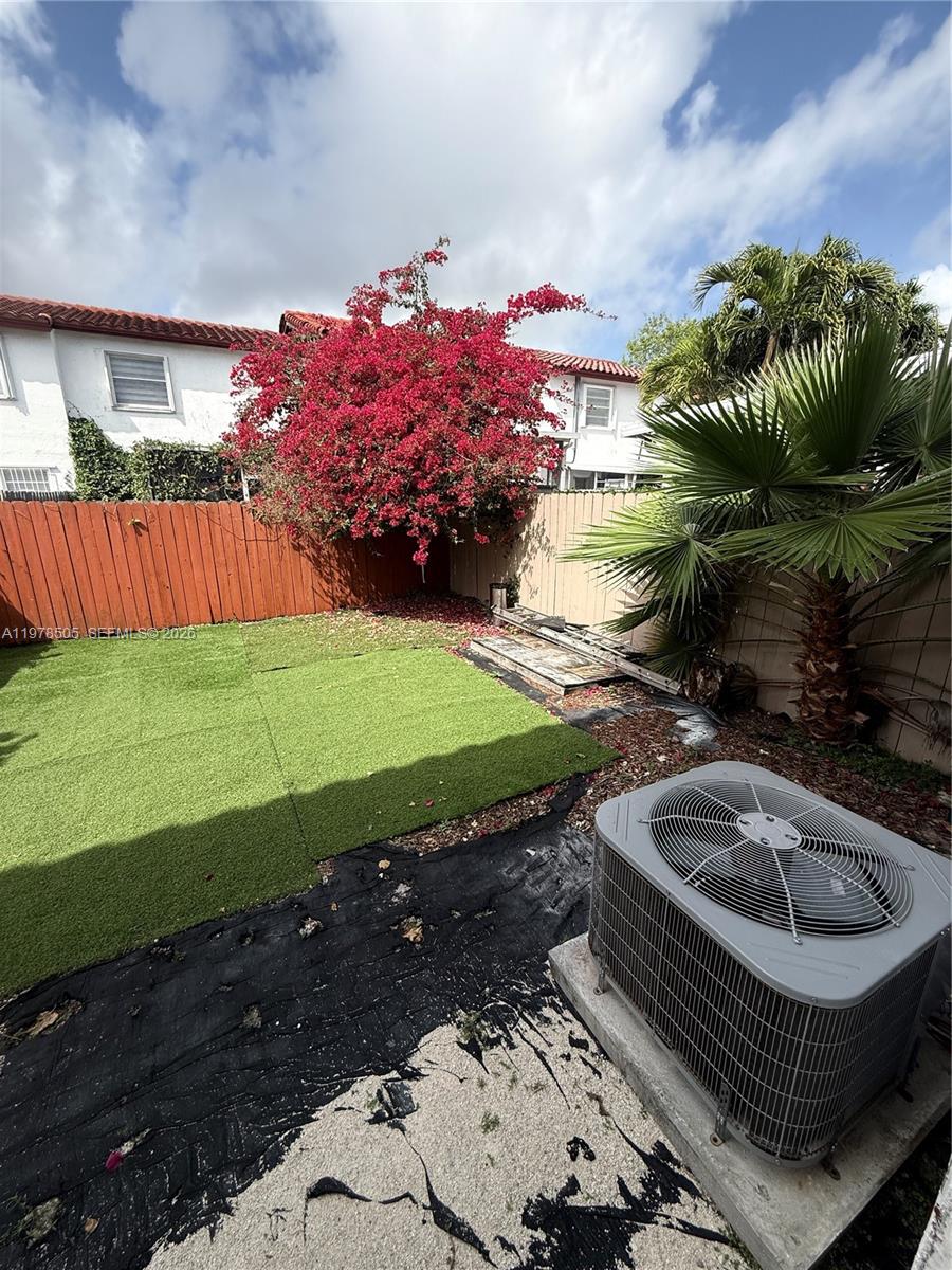 SAGA BAY TOWNHOMES - Residential