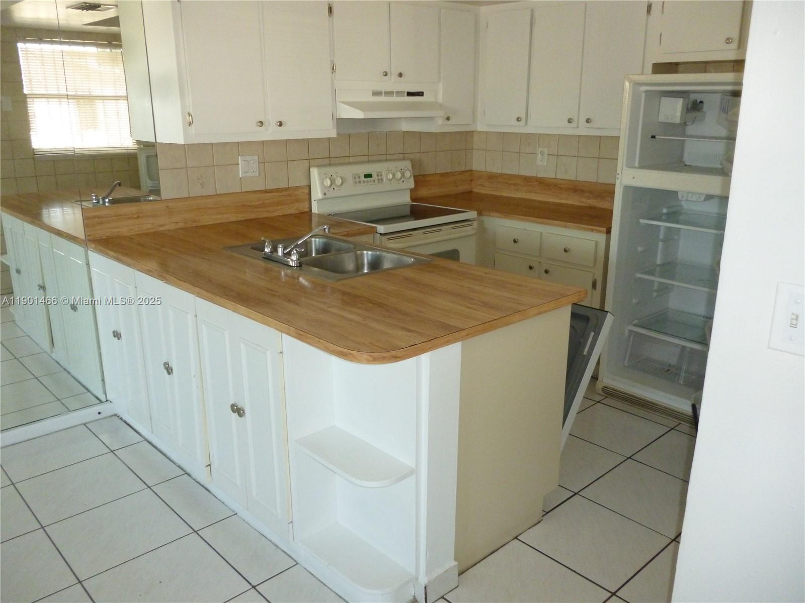 TERRANOVA CONDO 4 - Residential Lease