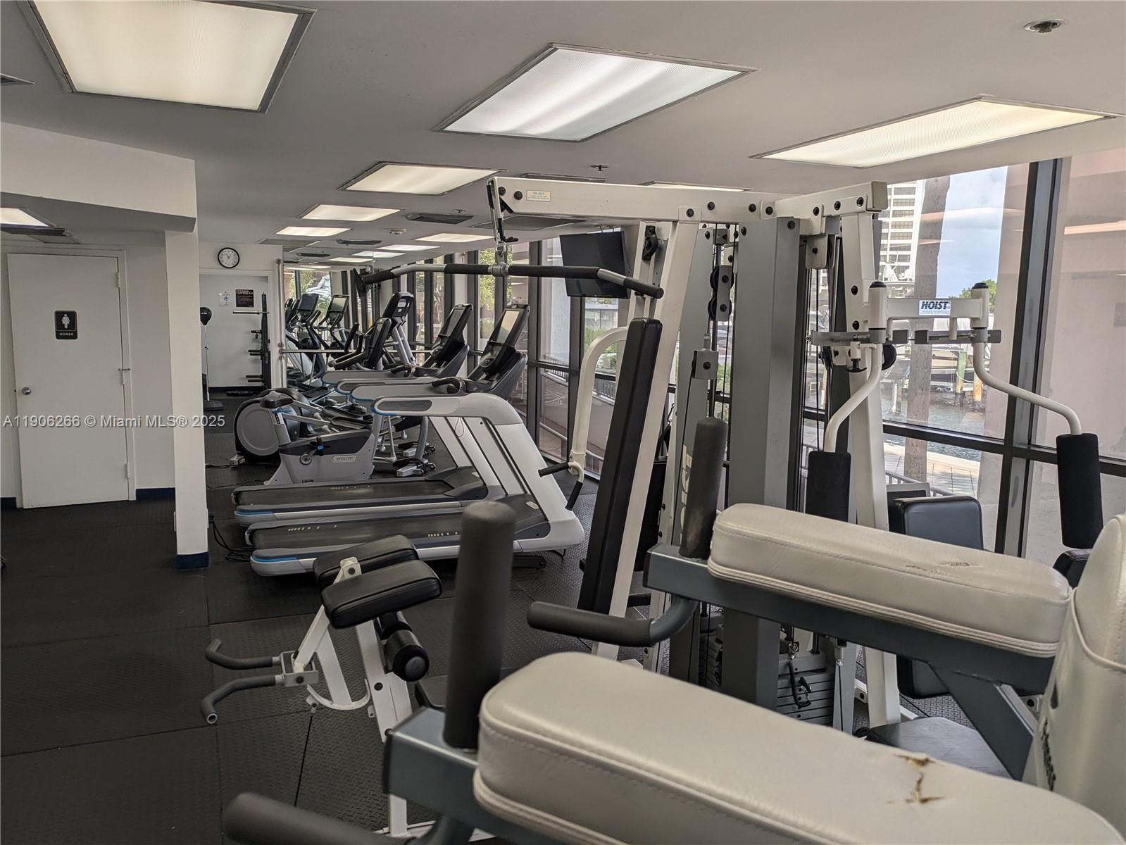 ANCHOR BAY CLUB CONDO - Residential Lease