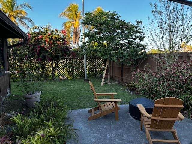 BRIAR BAY TOWNHOUSE ESTAT - Residential