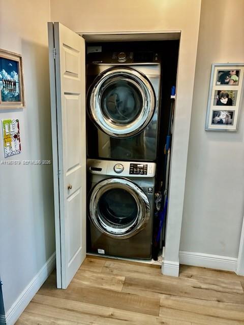 BRIAR BAY TOWNHOUSE ESTAT - Residential