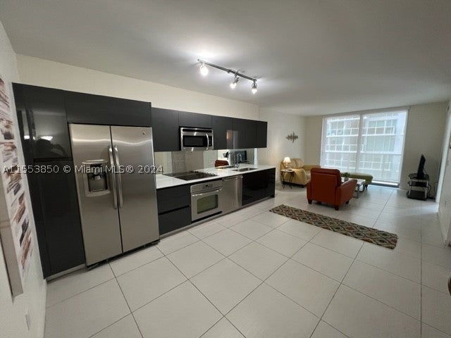 31 SE 6th St 1606