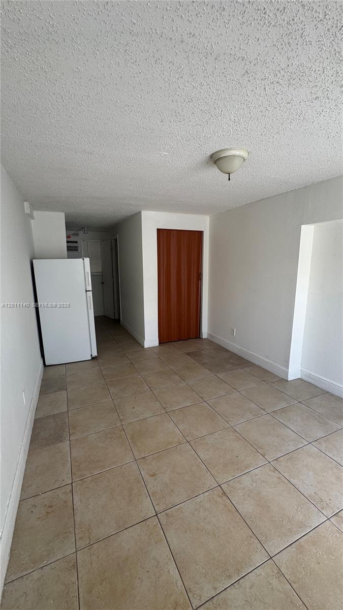 HOLLYWOOD LAWNS - Residential Lease