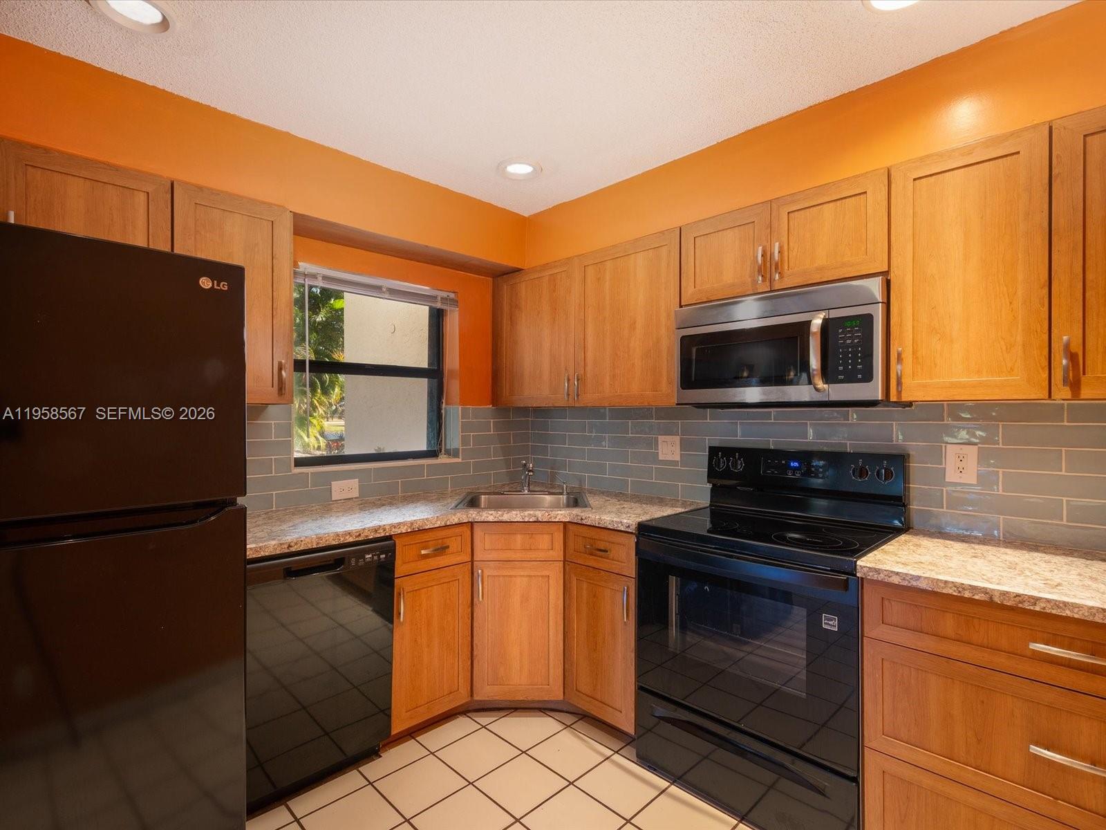 2534 Carambola Cir N 1825