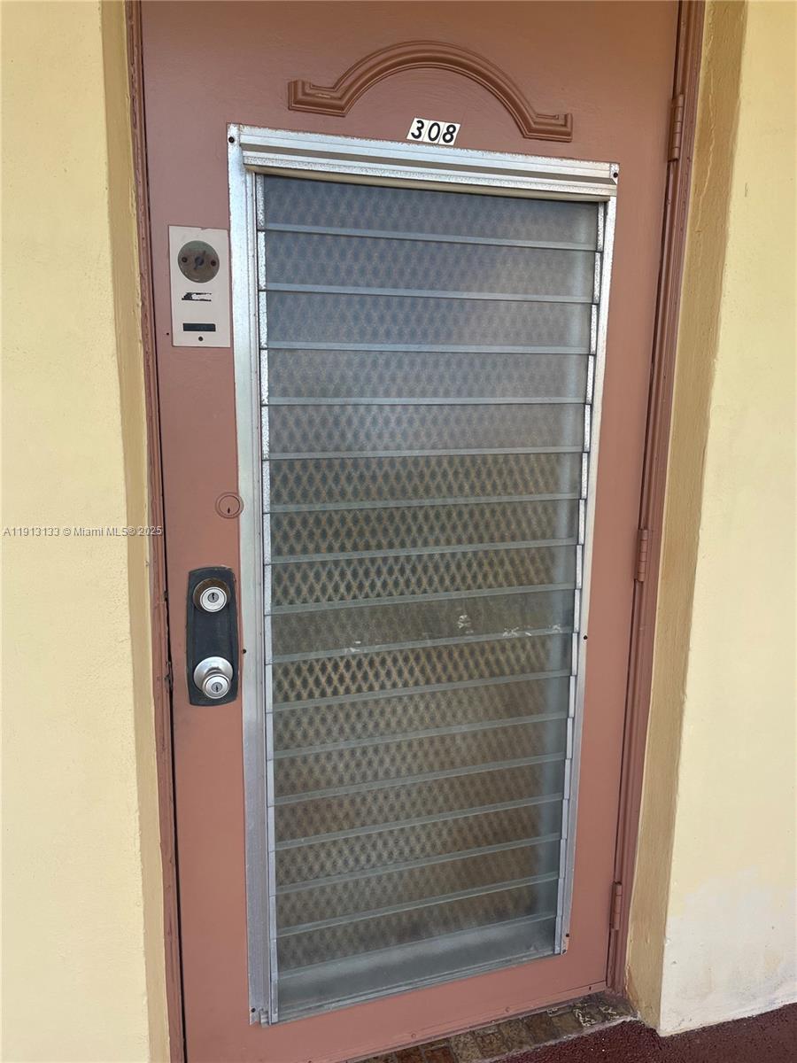 SUNRISE LAKES 52 CONDO - Residential Lease