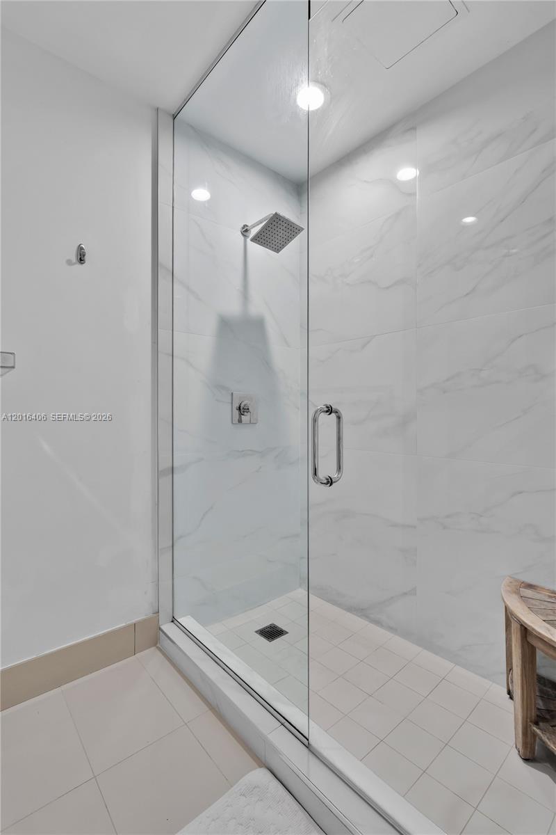 3401 MIDTOWN CONDO - Residential Lease