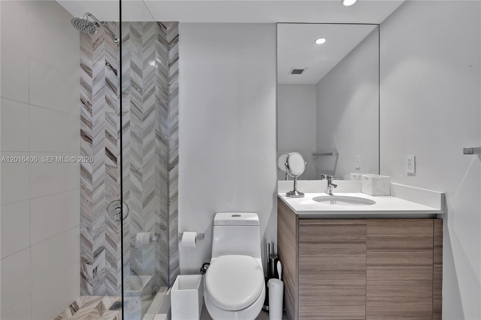 3401 MIDTOWN CONDO - Residential Lease