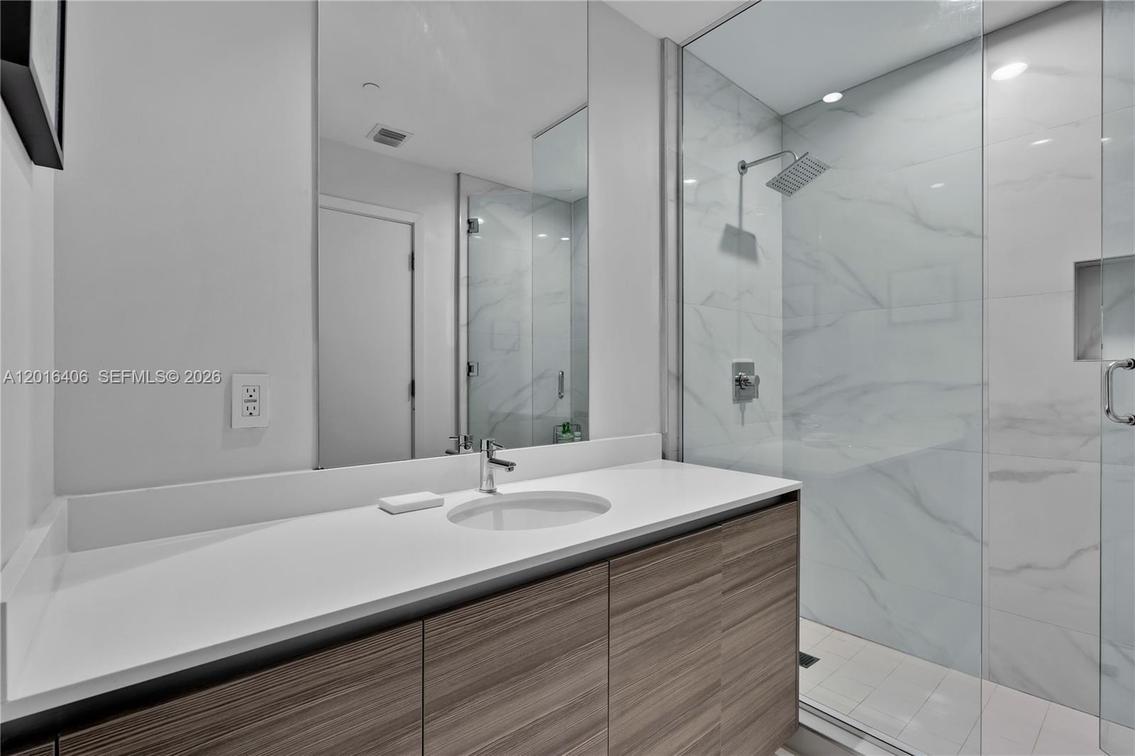 3401 MIDTOWN CONDO - Residential Lease