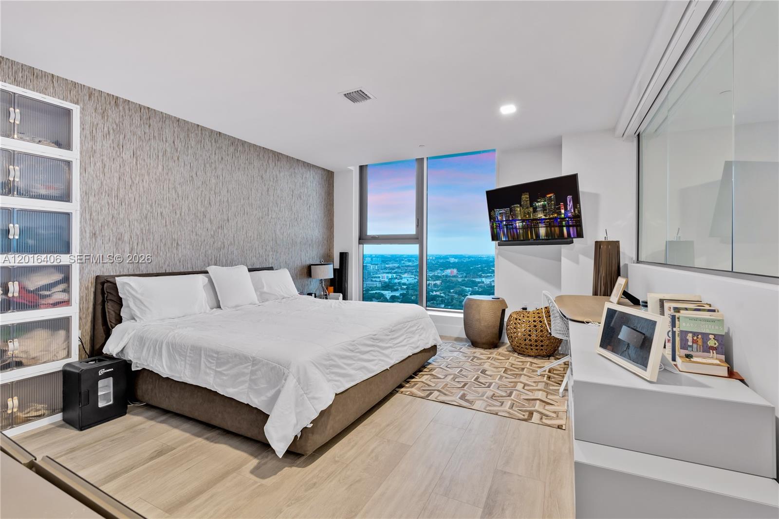 3401 MIDTOWN CONDO - Residential Lease