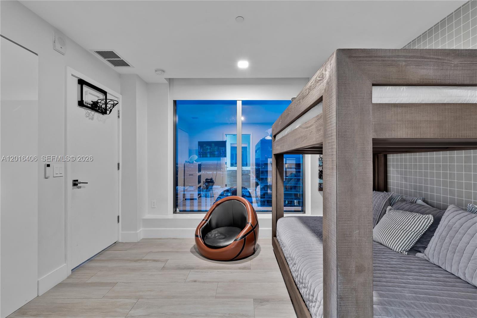 3401 MIDTOWN CONDO - Residential Lease