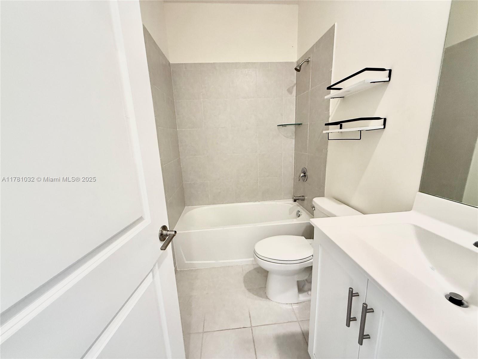 AQUABELLA NORTH - Residential