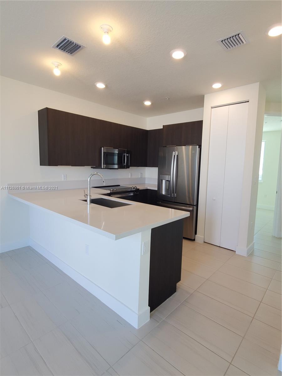 LANDMARK AT DORAL CONDO N - Residential