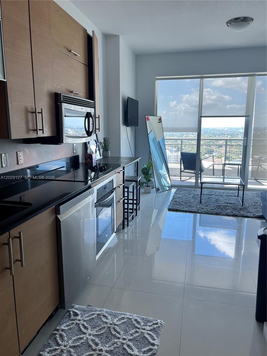 60 SW 13th St 2207