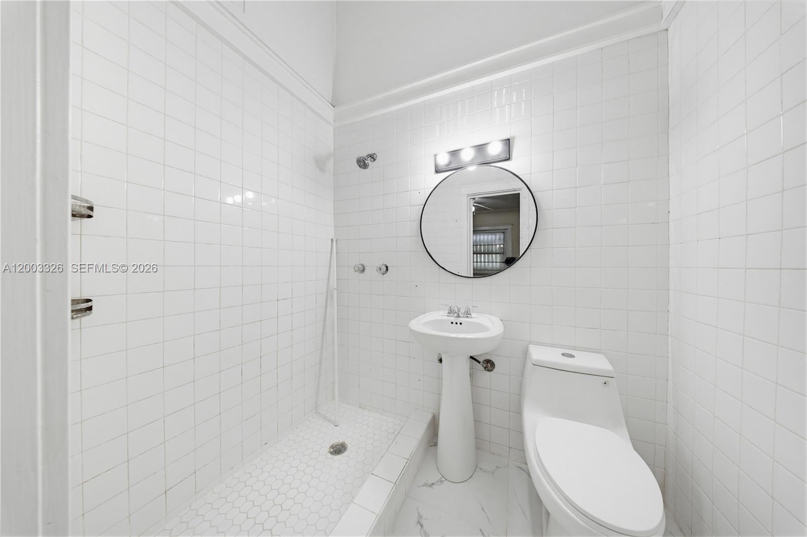 DOWNER PALMS DIV 2 - Residential Lease