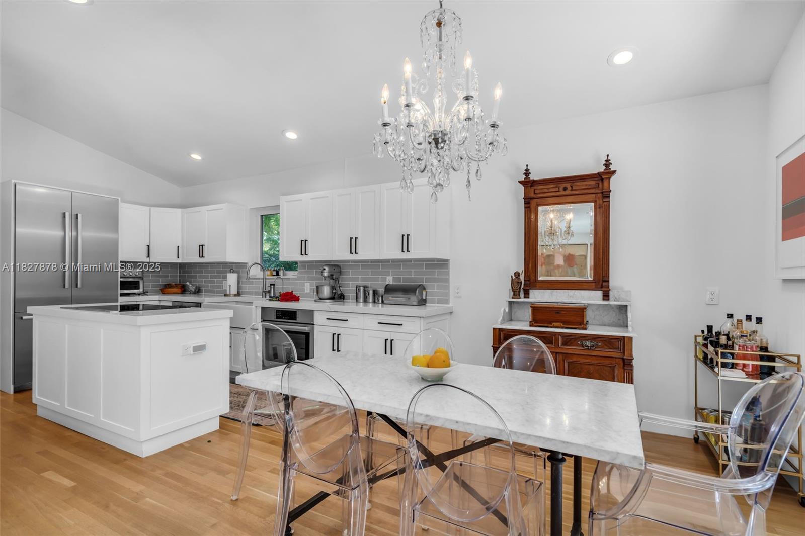 COCO GROVE - Residential