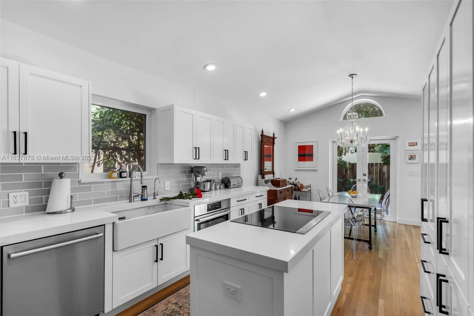 Miami, Florida 33133, United States, 3 Bedrooms Bedrooms, ,2 BathroomsBathrooms,Residential,Active,158078