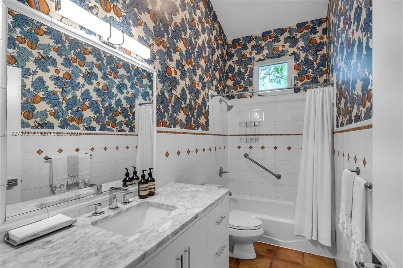 Miami, Florida 33133, United States, 3 Bedrooms Bedrooms, ,2 BathroomsBathrooms,Residential,Active,158078