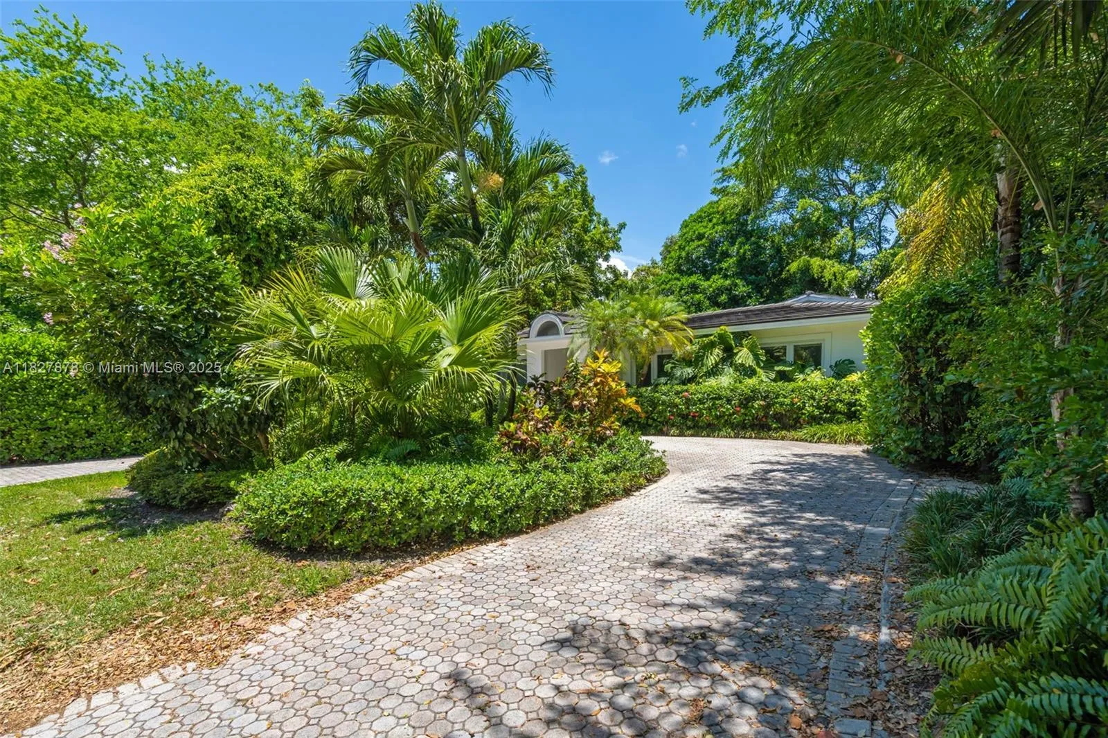 Miami, Florida 33133, United States, 3 Bedrooms Bedrooms, ,2 BathroomsBathrooms,Residential,Active,158078