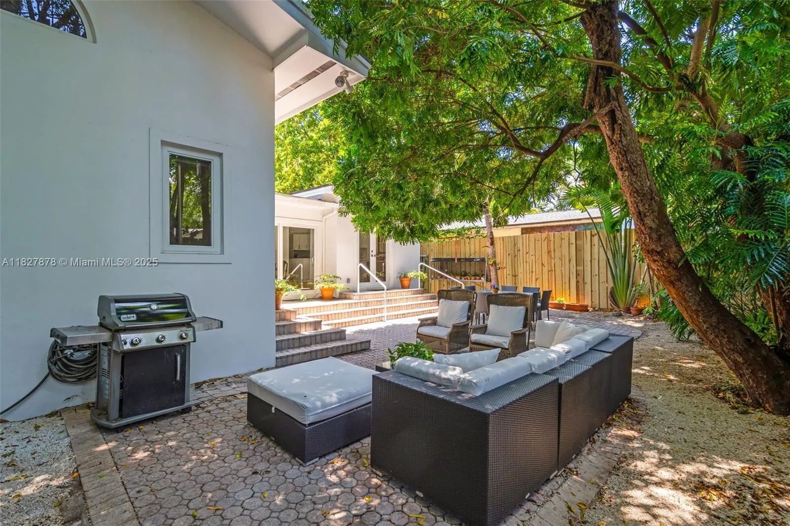 Miami, Florida 33133, United States, 3 Bedrooms Bedrooms, ,2 BathroomsBathrooms,Residential,Active,158078