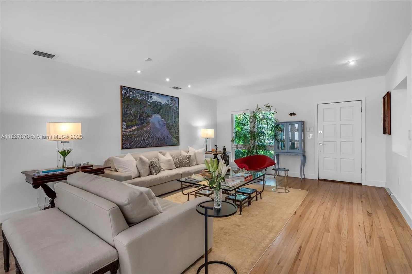 Miami, Florida 33133, United States, 3 Bedrooms Bedrooms, ,2 BathroomsBathrooms,Residential,Active,158078