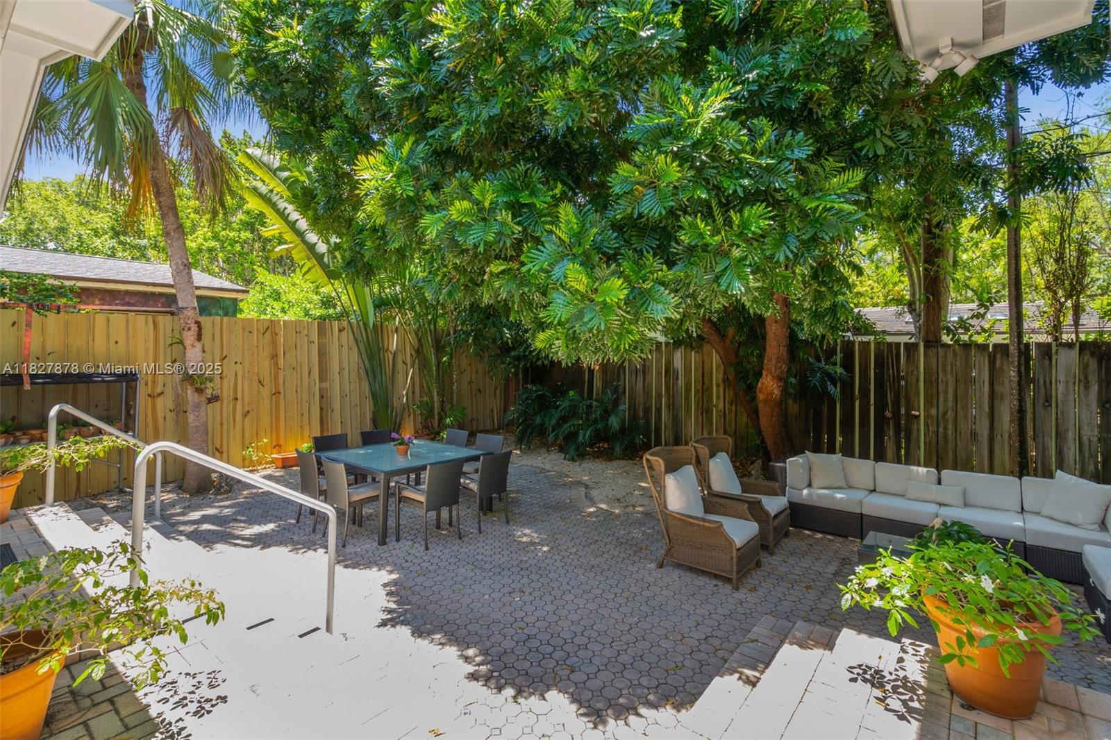 COCO GROVE - Residential