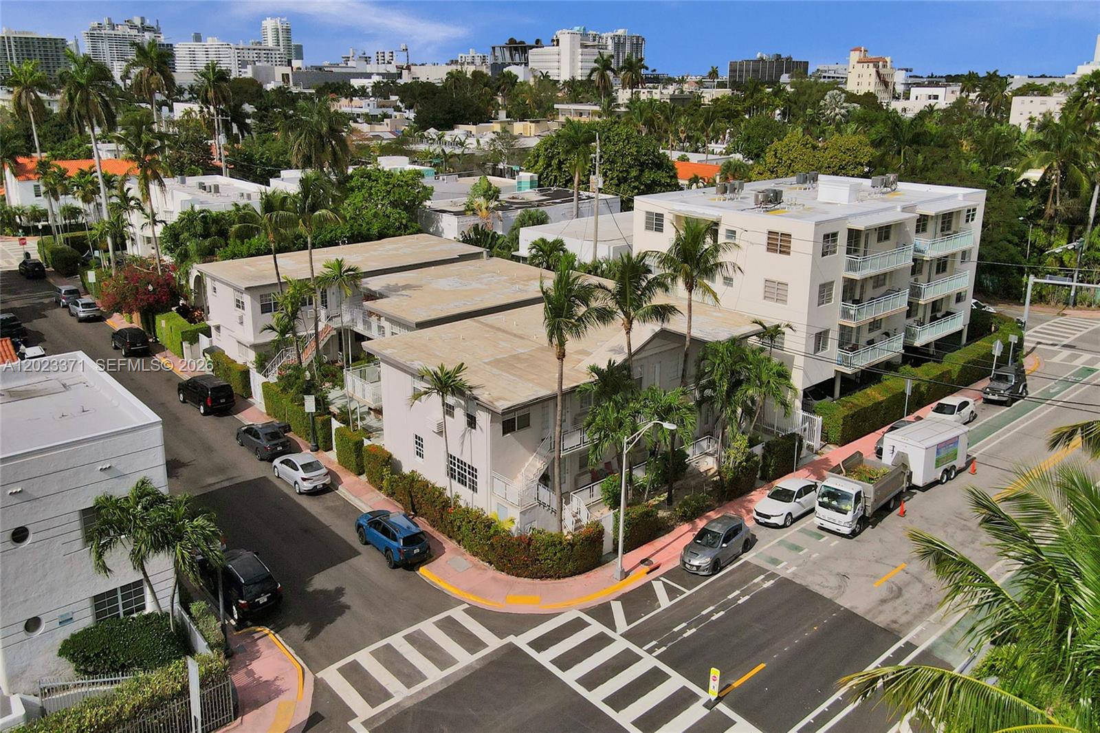 ESPANOLA WAY VILLAS CONDO - Residential