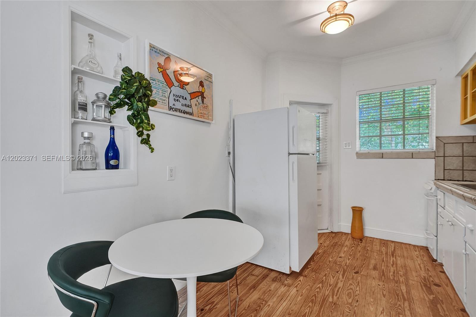 ESPANOLA WAY VILLAS CONDO - Residential