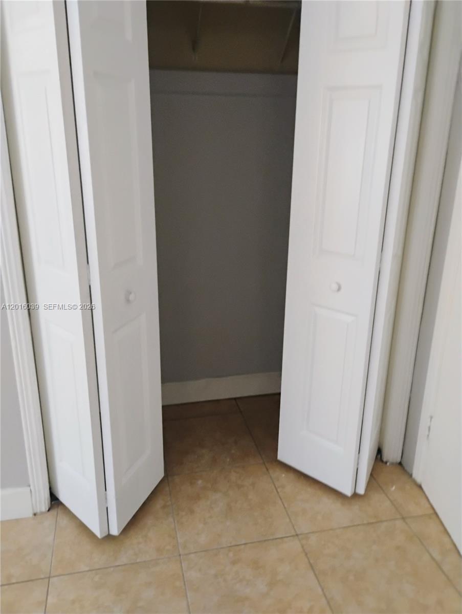 DANIA BEACH - Residential Lease