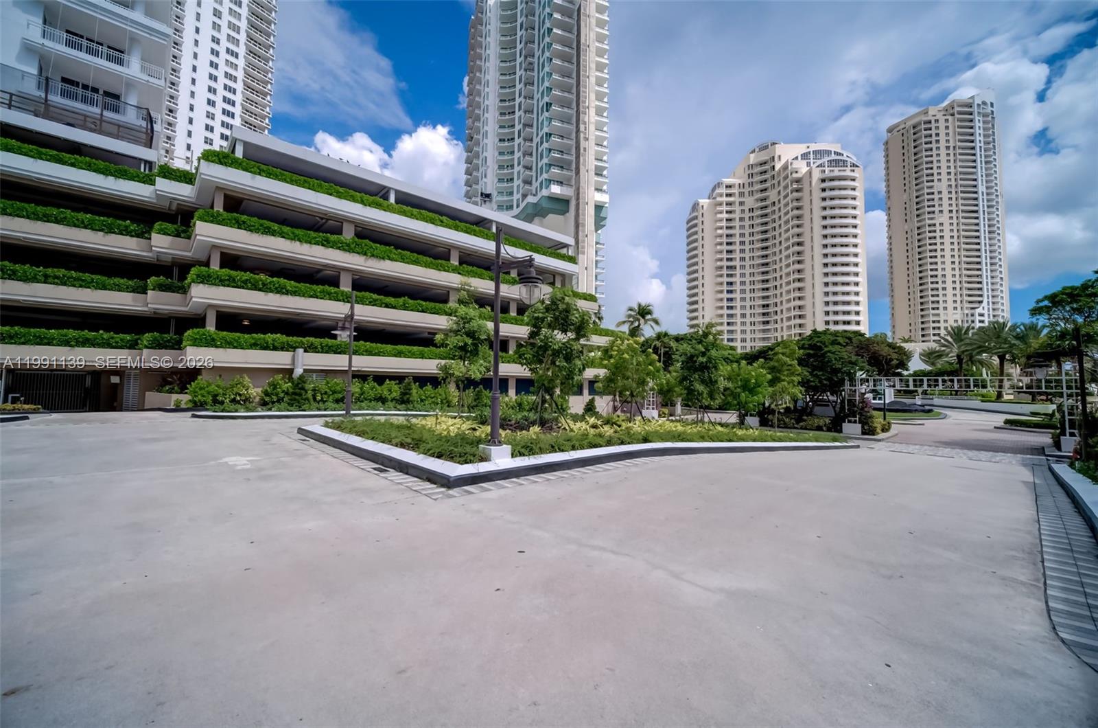 COURTS BRICKELL KEY CONDO - Residential