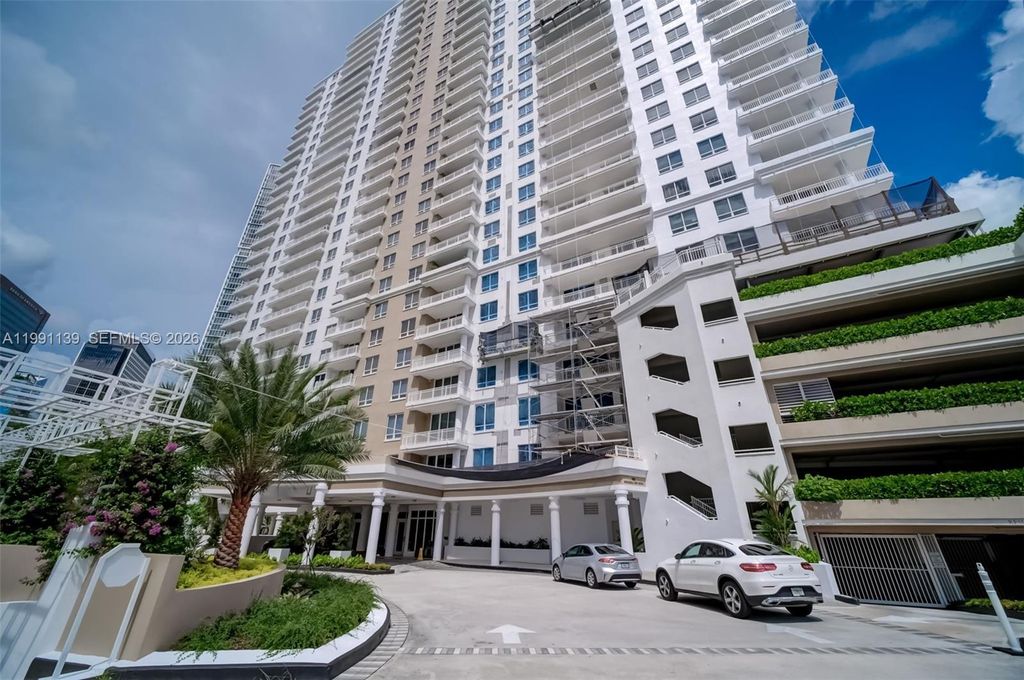 Photo of 801 Brickell Key Blvd #2502, Miami, FL 33131 (MLS # A11991139)